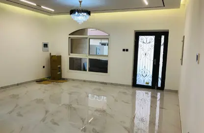 فيلا - 3 غرف نوم - 5 حمامات للايجار في منطقة 14 - قرية الجميرا سركل - دبي