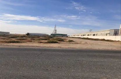 أرض - استوديو للبيع في المنطقة الصناعية بالشارقة - الشارقة
