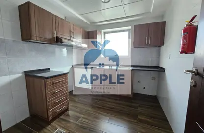 شقة - غرفة نوم - 2 حمامات للايجار في الزاهية - تجارية مويلح - الشارقة