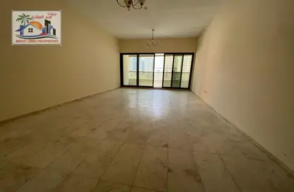 شقة - 3 غرف نوم - 3 حمامات للايجار في الممزر بلازا - شارع التعاون - التعاون - الشارقة