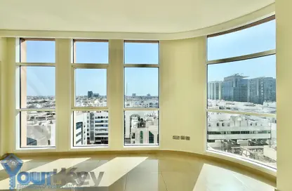 Apartment - 3 Bedrooms - 4 Bathrooms for rent in United Square - Al Khalidiya - Abu Dhabi