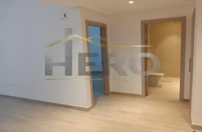 Empty Room image for: Apartment - 1 Bedroom - 2 Bathrooms for sale in Waters Edge - Yas Island - Abu Dhabi, Image 1