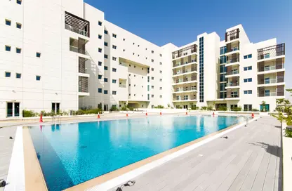 Apartment - 2 Bedrooms - 3 Bathrooms for sale in Oasis Residences - Masdar City - Abu Dhabi