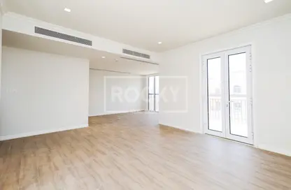 Villa - 5 Bedrooms - 6 Bathrooms for sale in Sur La Mer - La Mer - Jumeirah - Dubai