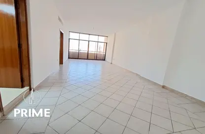 شقة - 2 غرف نوم - 2 حمامات للايجار في شارع حمدان - أبوظبي