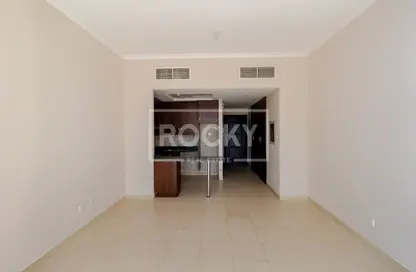 Apartment - 1 Bathroom for rent in Ritaj Tower - Dubai Investment Park - Dubai