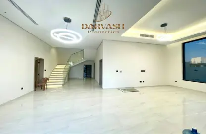 Villa - 7+ Bedrooms - 5 Bathrooms for rent in Al Aweer 1 - Al Aweer - Dubai