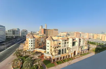 Apartment - 3 Bedrooms - 5 Bathrooms for rent in Health care City - Dubai Healthcare City - Bur Dubai - Dubai