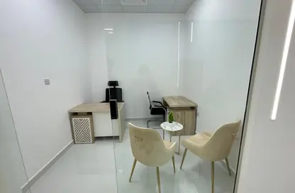 Office Space - Studio - 1 Bathroom for rent in Red Avenue - Al Garhoud - Dubai