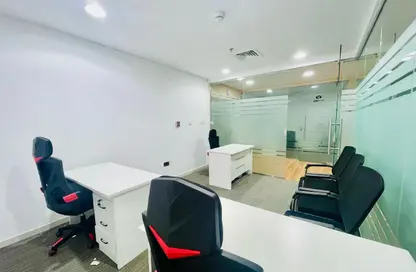 Office Space - Studio - 4 Bathrooms for rent in Hamdan Street - Abu Dhabi