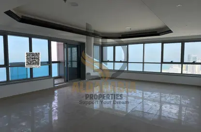 شقة - 2 غرف نوم - 3 حمامات للبيع في برج الكورنيش - طريق كورنيش عجمان - عجمان