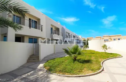 مجمع سكني - 4 غرف نوم - 4 حمامات للايجار في فلل الجميرا 1 - جميرا 1 - الجميرا - دبي