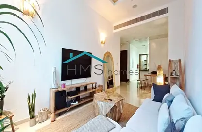 Living / Dining Room image for: Apartment - 1 Bedroom - 2 Bathrooms for sale in Oceana Caribbean - Oceana - Palm Jumeirah - Dubai, Image 1