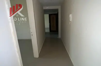 شقة - 2 غرف نوم - 2 حمامات للايجار في النباعة - الشارقة