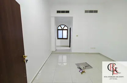 شقة - 3 غرف نوم - 4 حمامات للايجار في مركز محمد بن زايد - مدينة محمد بن زايد - أبوظبي