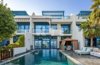 Villa - 5 Bedrooms - 6 Bathrooms for rent in Palma Residences - Palm Jumeirah - Dubai