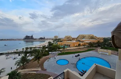 شقة - غرفة نوم - 2 حمامات للايجار في فيروز - باب البحر - جزيرة المرجان - رأس الخيمة