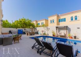 فيلا - 4 غرف نوم - 5 حمامات للبيع في التراث - جميرا بارك - دبي صورةحوض سباحة لـ: فيلا - 4 غرف نوم - 5 حمامات للبيع في التراث - جميرا بارك - دبي, صورة 1