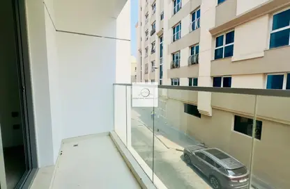 شقة - غرفة نوم - 2 حمامات للايجار في الحمرية - بر دبي - دبي