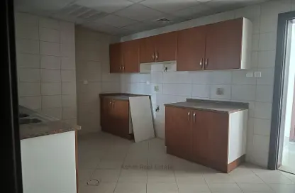Apartment - 3 Bedrooms - 3 Bathrooms for rent in Al Wahda Building - Al Majaz 2 - Al Majaz - Sharjah