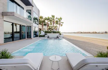 Pool image for: Villa - 5 Bedrooms - 5 Bathrooms for sale in Garden Homes Frond B - Garden Homes - Palm Jumeirah - Dubai, Image 1
