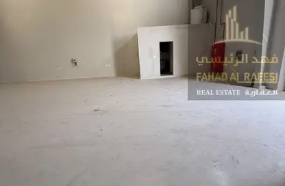 Warehouse - Studio - 1 Bathroom for rent in Umm Al Thuoob - Umm Al Quwain