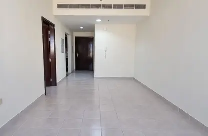 شقة - غرفة نوم - 2 حمامات للايجار في المطينة - ديرة - دبي