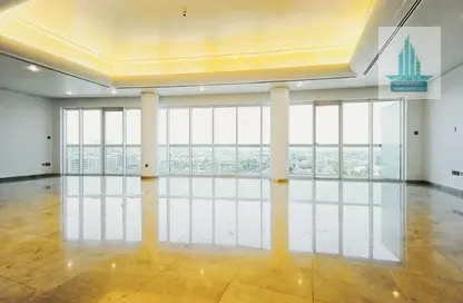 Apartment - 3 Bedrooms - 5 Bathrooms for rent in Crescent Towers - Al Khalidiya - Abu Dhabi