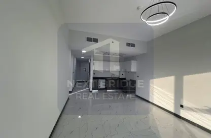 شقة - 2 غرف نوم - 2 حمامات للايجار في برج روكان A - برج روكان - روكان - دبي لاند - دبي