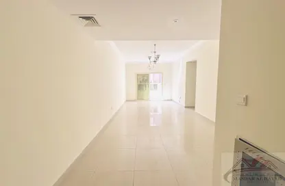 Apartment - 3 Bedrooms - 3 Bathrooms for rent in Muwaileh 29 Building - Muwaileh - Sharjah