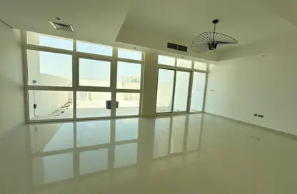 Townhouse - 3 Bedrooms - 5 Bathrooms for rent in Centaury - The Roots DAMAC Hills 2 - Damac Hills 2 - Dubai