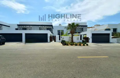 Villa - 4 Bedrooms - 5 Bathrooms for rent in Jumeirah 2 - Jumeirah - Dubai