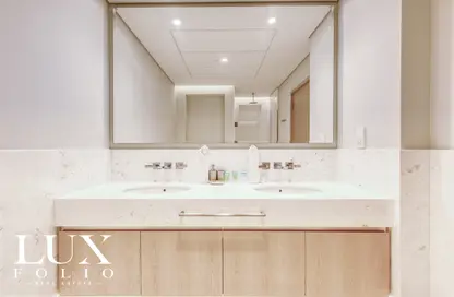 Apartment - Studio - 1 Bathroom for rent in The Palm Tower - Palm Jumeirah - Dubai