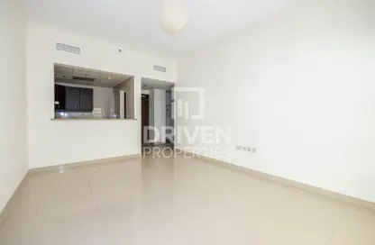 صورة لـ غرفة فارغة شقة - غرفة نوم - 2 حمامات للبيع في سنتوريوم 4 - أبراج سنتريوم - مدينة دبي للإنتاج (اي ام بي زد) - دبي ، صورة رقم 1