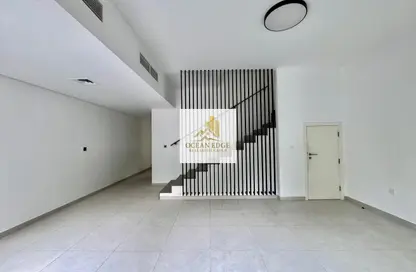 شقة - 2 غرف نوم - 3 حمامات للايجار في سراب 2 - الجادة - الشارقة