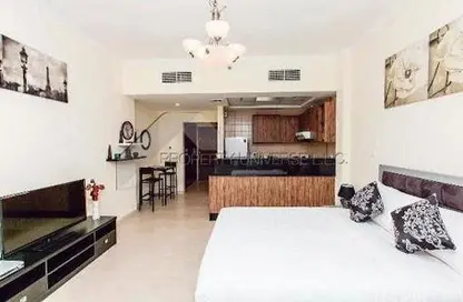 Apartment - Studio - 1 Bathroom for sale in Burj Al Nujoom - Downtown Dubai - Dubai