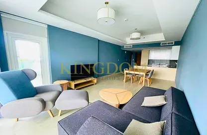 Living / Dining Room image for: Apartment - 1 Bedroom - 2 Bathrooms for sale in MINA by Azizi - Palm Jumeirah - Dubai, Image 1