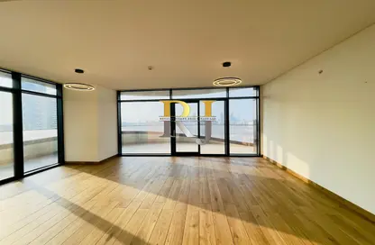 Apartment - 3 Bedrooms - 4 Bathrooms for rent in The Waves Residences - Mankhool - Bur Dubai - Dubai