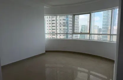 شقة - 2 غرف نوم - 2 حمامات للبيع في برج أمير بو خمسين - المجاز 3 - المجاز - الشارقة