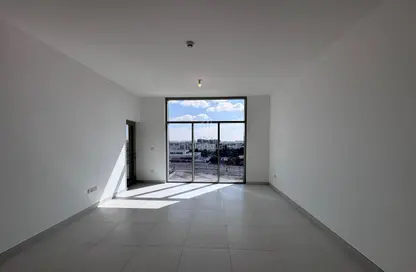 شقة - 2 غرف نوم - 3 حمامات للايجار في مبنى ربدان - موتور سيتي - دبي