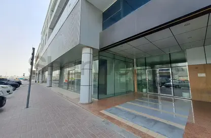 محل - استوديو - 4 حمامات للايجار في مركز الجود - القوز - دبي