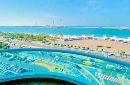 شقة - 3 غرف نوم - 4 حمامات للايجار في برج بالغيلم - شارع الكورنيش - أبوظبي