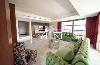 Living Room image for: Villa - 5 Bedrooms - 7 Bathrooms for sale in Al Qurm - Abu Dhabi, Image 1