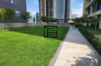Outdoor Building image for: Apartment - 3 Bedrooms - 3 Bathrooms for rent in Burj Royale - Downtown Dubai - Dubai, Image 1