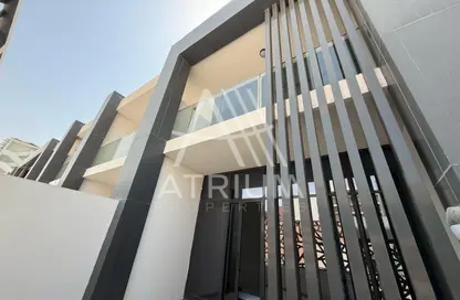 Apartment - 3 Bedrooms - 3 Bathrooms for rent in The Gate - Masdar City - Abu Dhabi