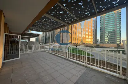 Duplex - 3 Bedrooms - 5 Bathrooms for rent in United Square - Al Khalidiya - Abu Dhabi