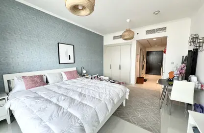 Room / Bedroom image for: Apartment - 1 Bathroom for sale in Carson B - Carson - DAMAC Hills - Dubai, Image 1