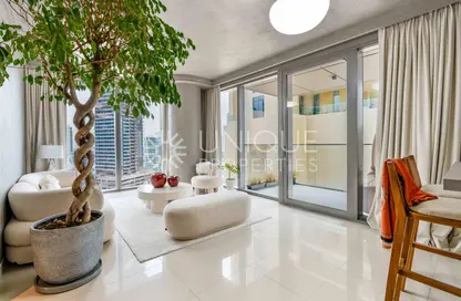 Apartment - 1 Bedroom - 2 Bathrooms for sale in Boulevard Point - Downtown Dubai - Dubai