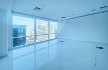 صورة لـ غرفة فارغة مكتب - استوديو للايجار في برج تماني - الخليج التجاري - دبي ، صورة رقم 1