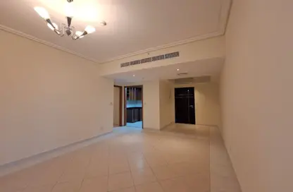 Apartment - 3 Bedrooms - 3 Bathrooms for rent in 21st Century Tower - Sheikh Zayed Road - Dubai